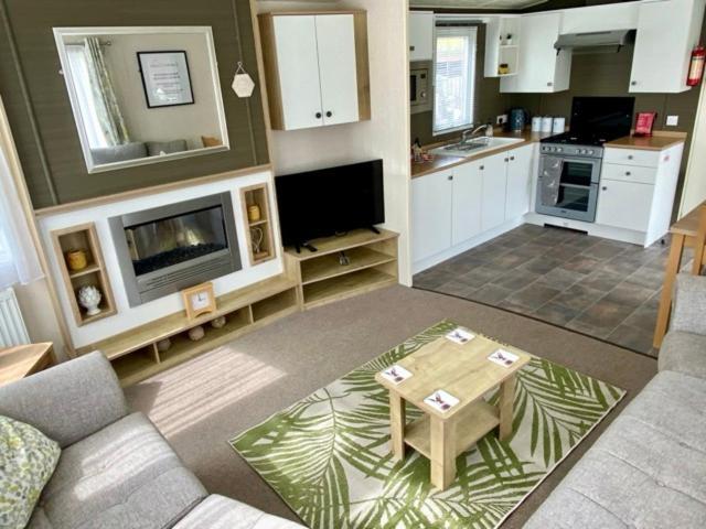 Hot Tub. Countryside. Coast. 5* Patrington Haven Leisure Park, East Yorkshire Villa Екстериор снимка